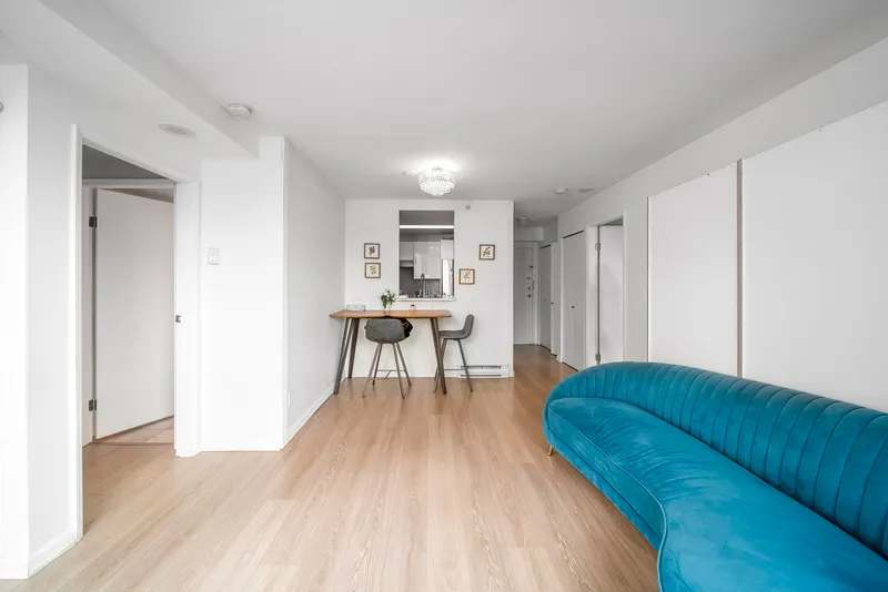 1604 811 HELMCKEN STREET - photo 4 of 20