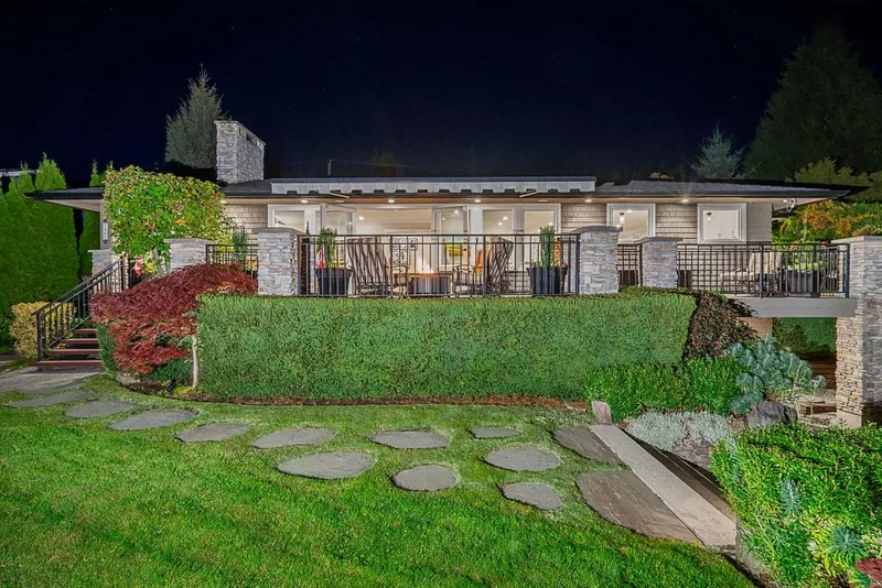 1425 PALMERSTON AVENUE - photo 4 of 25