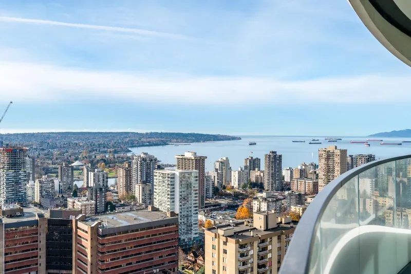 3202 1033 NELSON STREET - photo 2 of 25