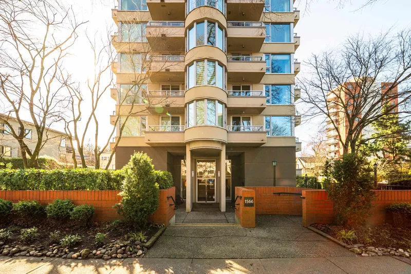 901 1566 W 13TH AVENUE - photo 3 of 25