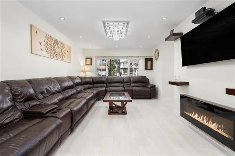 9068 146A STREET - photo 2 of 25