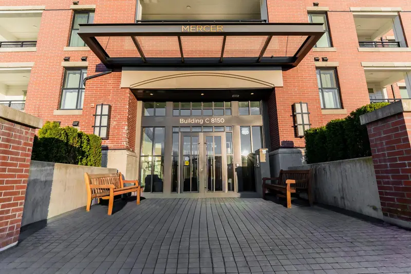 C315 8150 207TH STREET - photo 2 of 25