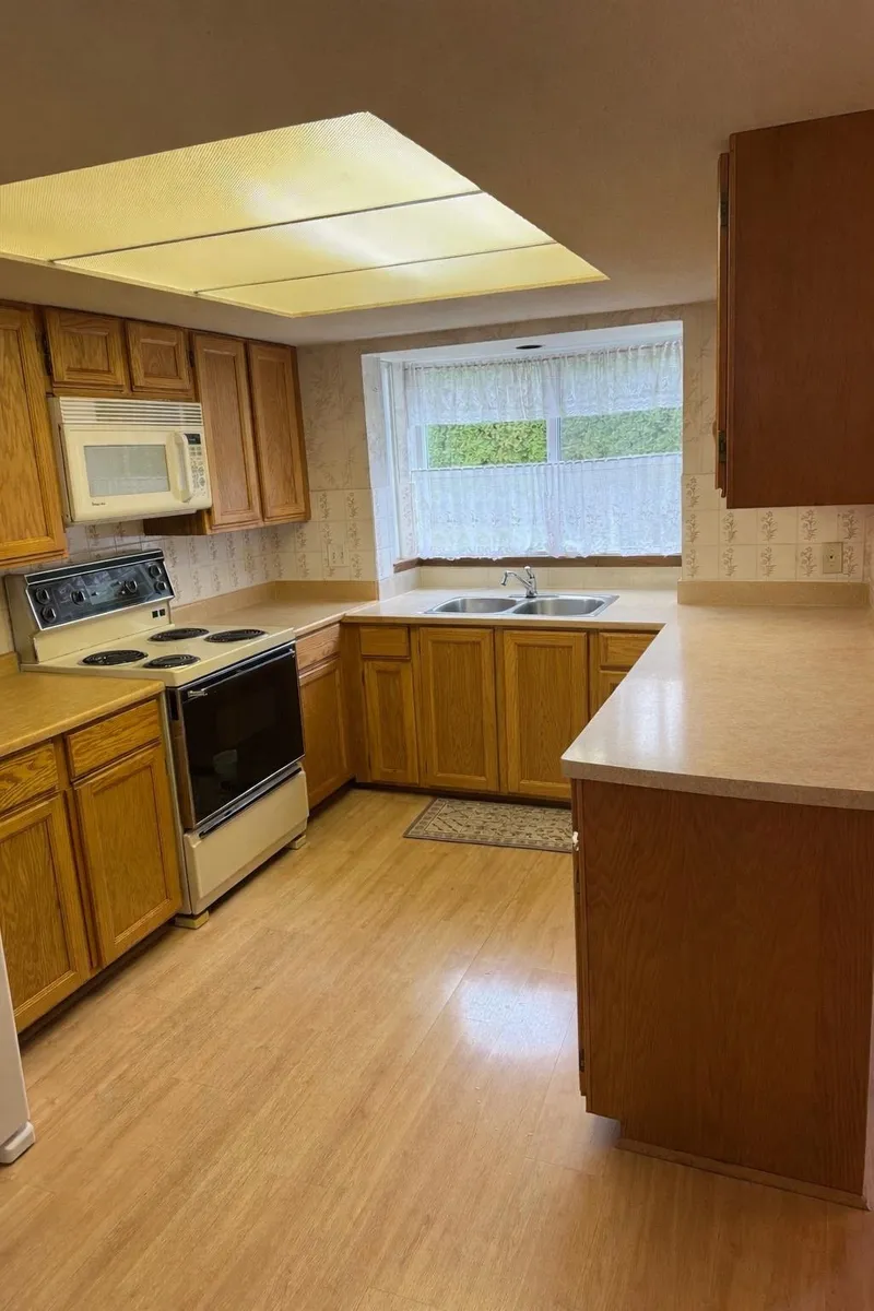 1615 141B STREET - photo 3 of 17