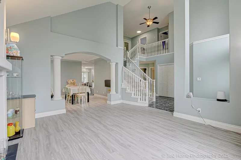 19088 63B AVENUE - photo 4 of 25