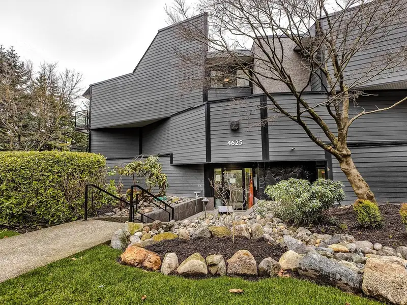 303 4625 GRANGE STREET - photo 2 of 10