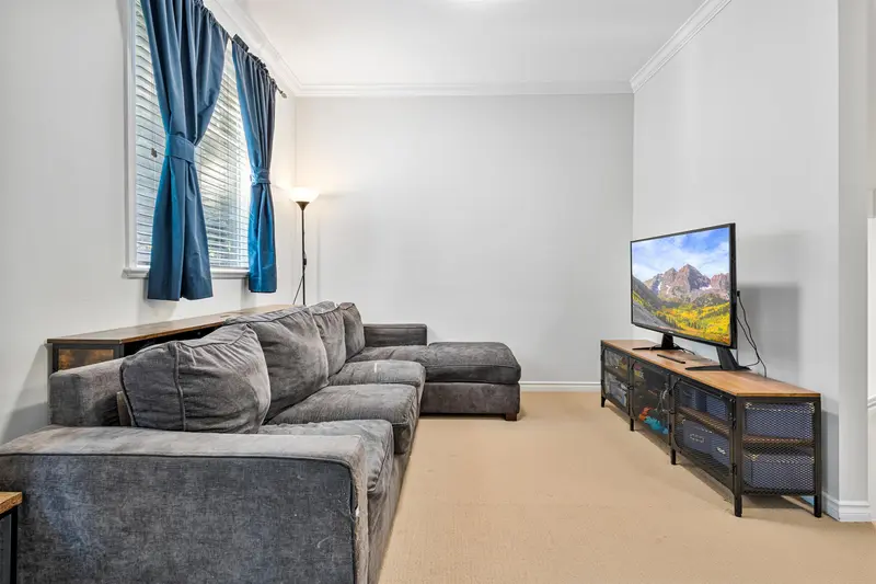 25 6588 188 STREET - photo 2 of 19