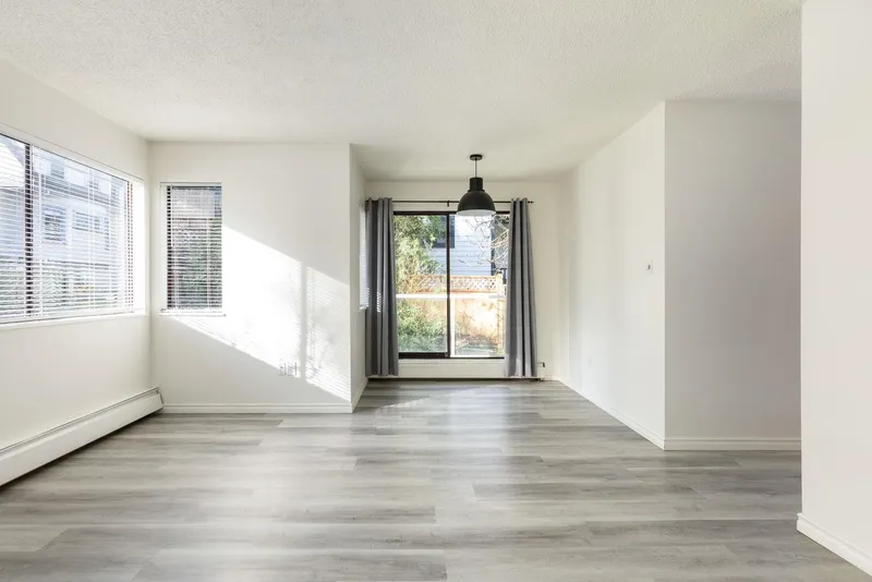 215 830 E 7TH AVENUE - photo 4 of 25