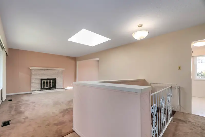 1011 PALMDALE STREET - photo 2 of 25