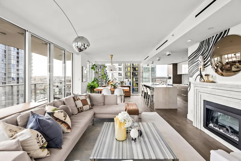 2502 499 PACIFIC STREET - photo 4 of 25