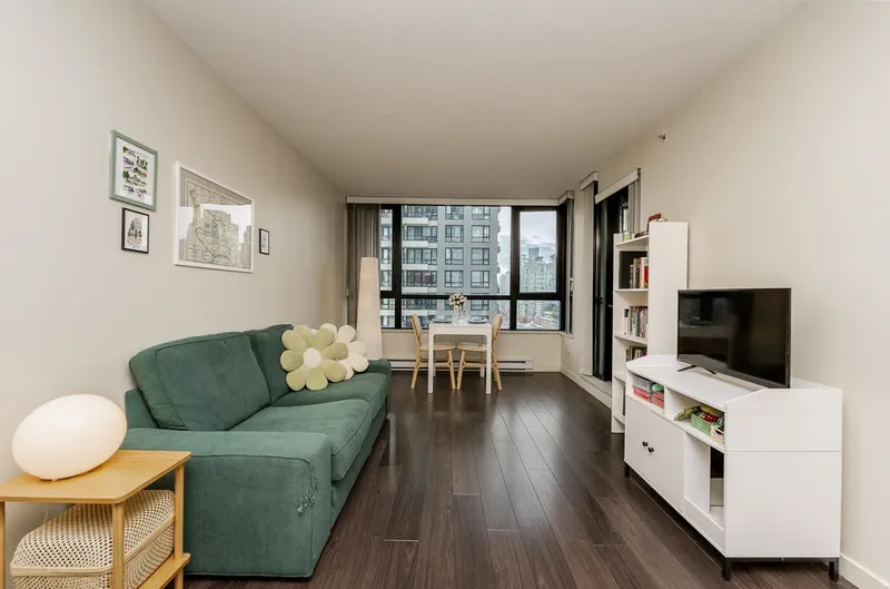 1706 909 MAINLAND STREET - photo 2 of 16