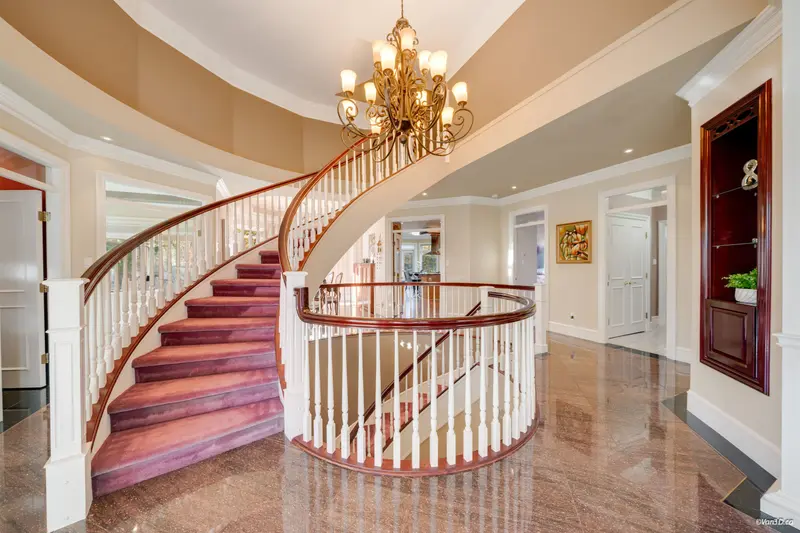 15783 COLLINGWOOD CRESCENT - photo 2 of 25