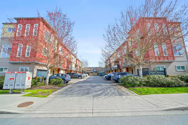 206 4808 LINDEN DRIVE - photo 4 of 25