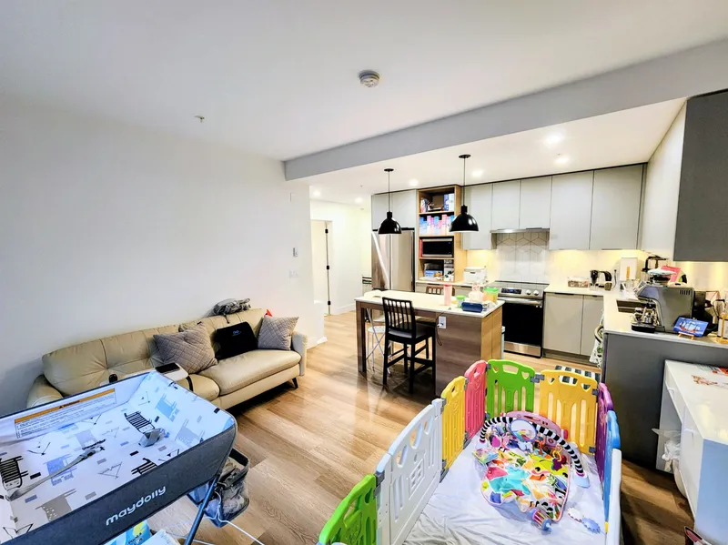 201 10778 138 STREET - photo 4 of 24