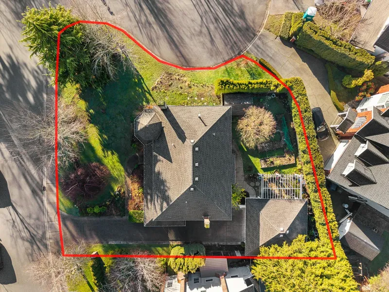 1911 131 STREET - photo 4 of 25