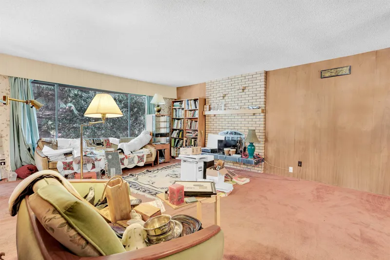 9533 139 STREET - photo 3 of 17