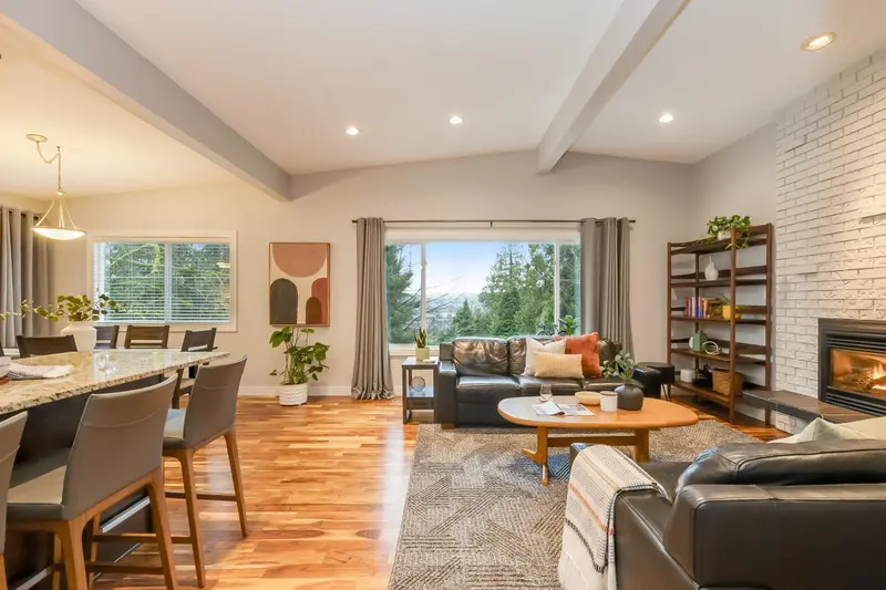 304 DARTMOOR DRIVE - photo 2 of 25