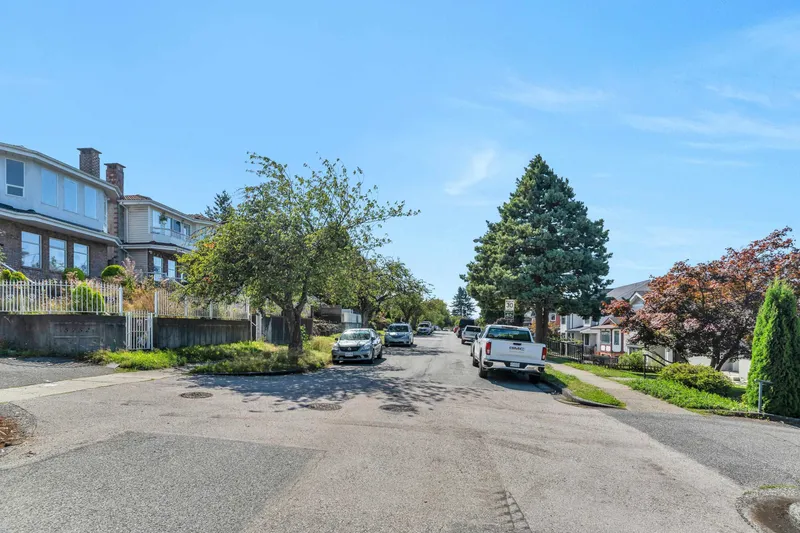 5755 DUMFRIES STREET - photo 3 of 25