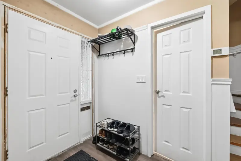 13323 71B AVENUE - photo 3 of 25