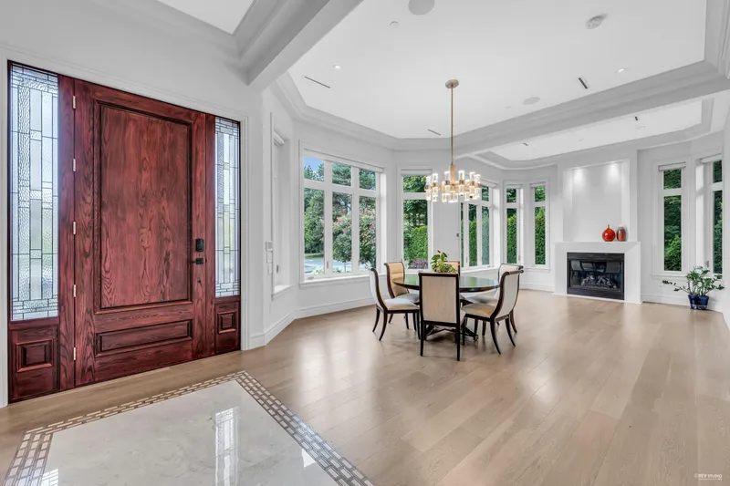 2328 MCBAIN AVENUE - photo 2 of 25