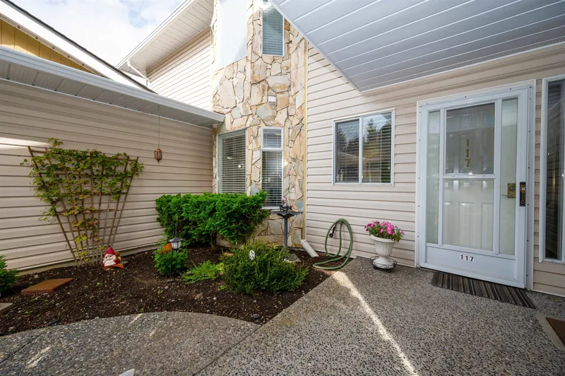 117 10584 153 STREET - photo 4 of 25