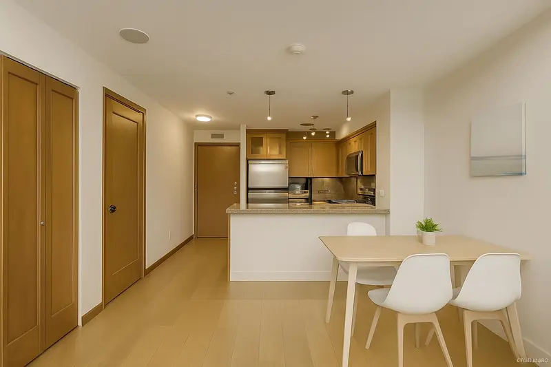 402 10 RENAISSANCE SQUARE - photo 4 of 25