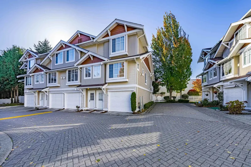 80 12110 75A AVENUE - photo 3 of 14