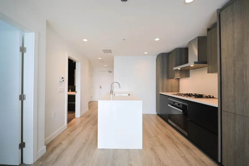 1005 6320 NO. 3 ROAD - photo 3 of 22