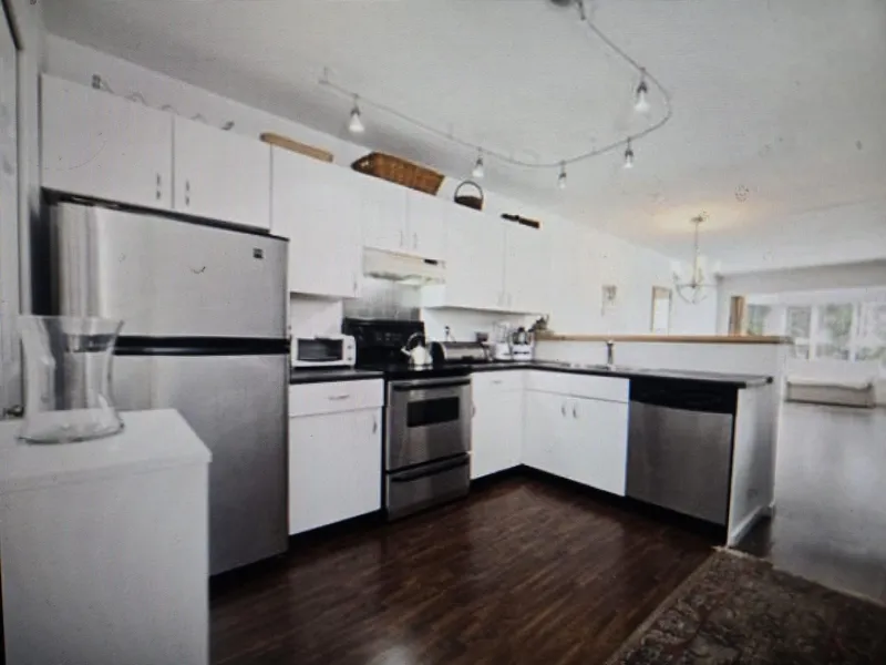 206 2255 ETON STREET - photo 3 of 4