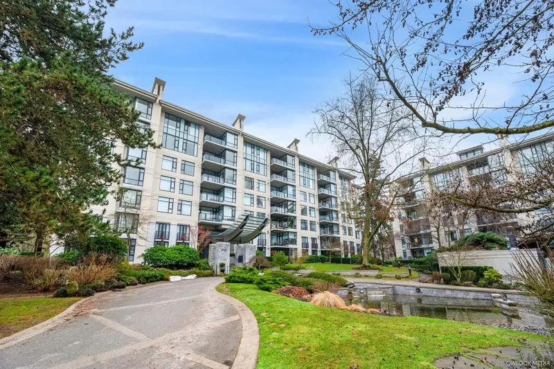 501 4759 VALLEY DRIVE - photo 3 of 25