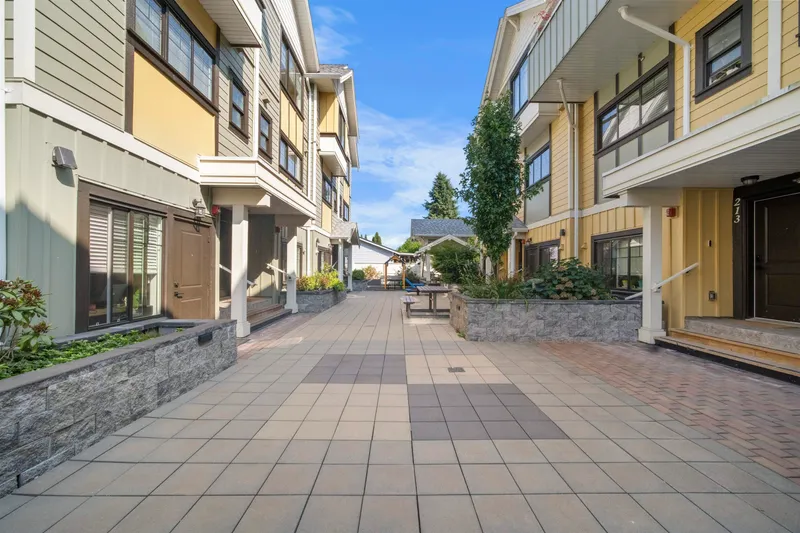 205 80 ELGIN STREET - photo 3 of 5