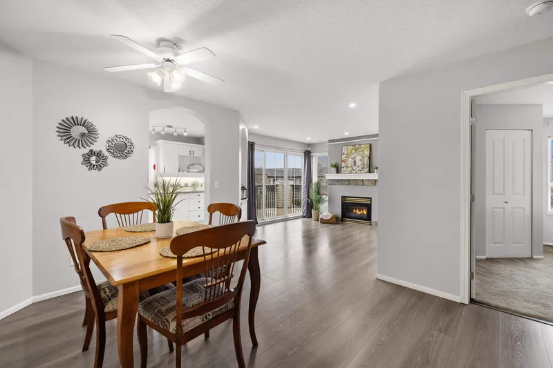 305 6336 197 STREET - photo 4 of 25