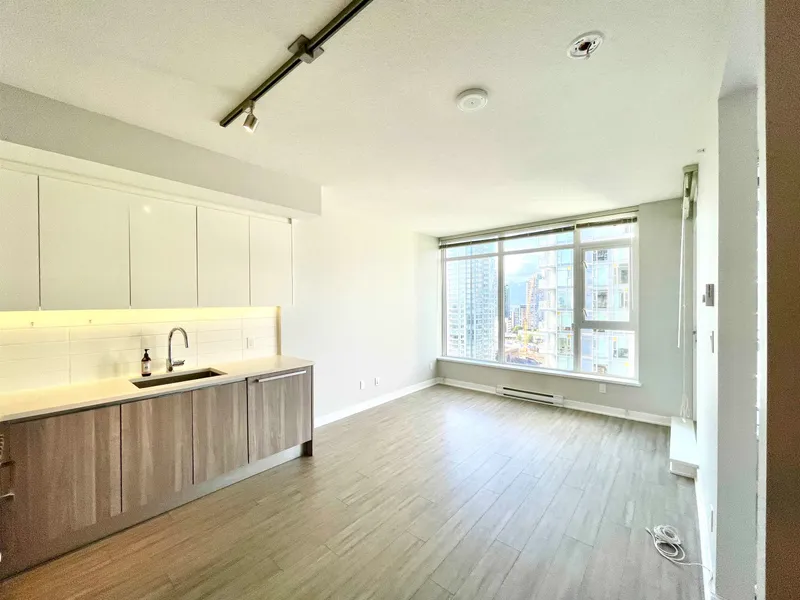 2305 4900 LENNOX LANE - photo 3 of 11