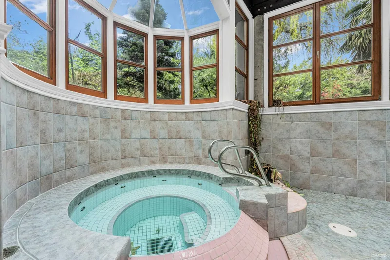 3489 PINE CRESCENT - photo 4 of 25