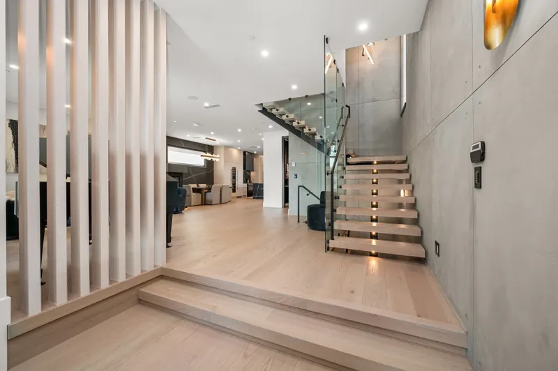 1265 KENT STREET - photo 2 of 25