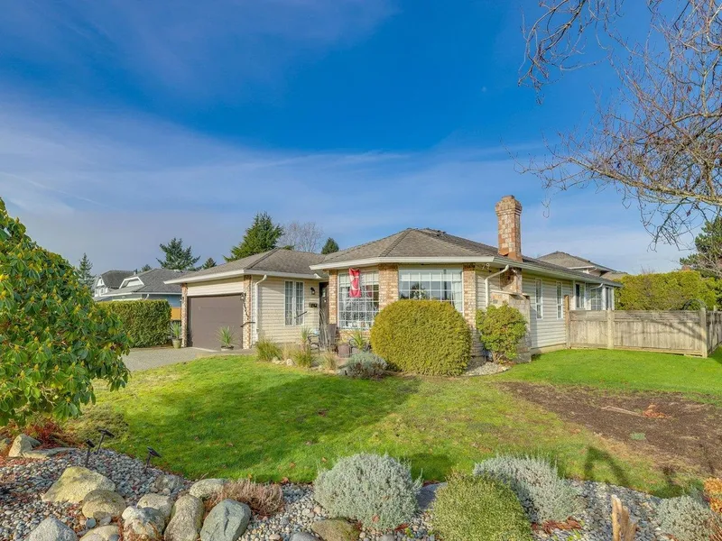 16347 12 AVENUE - photo 2 of 25