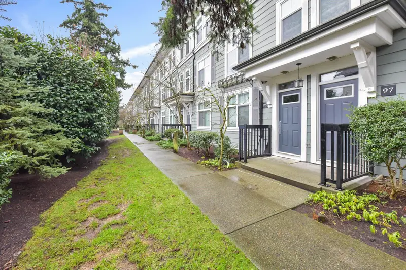 93 15833 26 AVENUE - photo 1 of 25