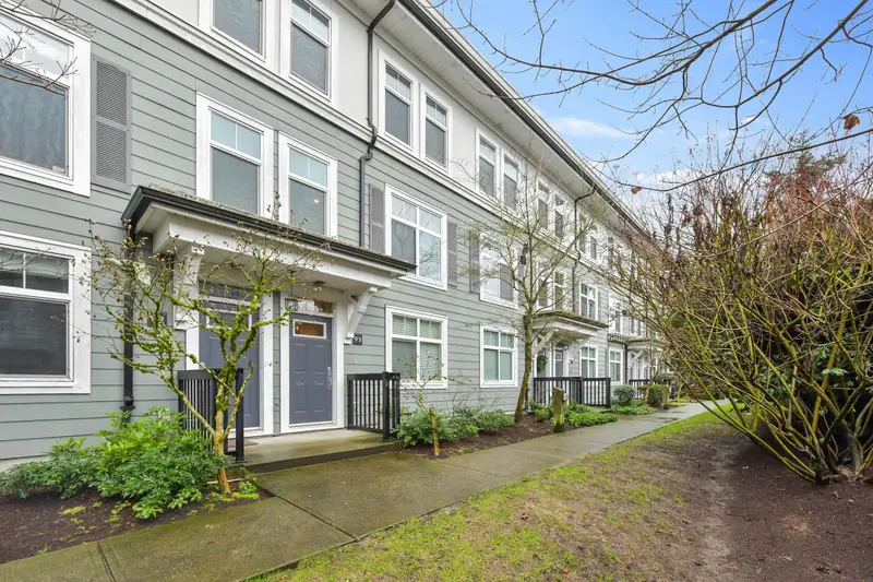 93 15833 26 AVENUE - photo 2 of 25