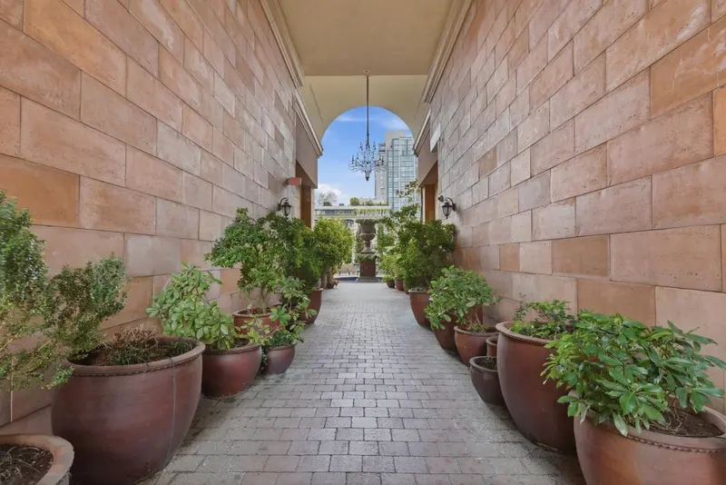 1102 1280 RICHARDS STREET - photo 1 of 25