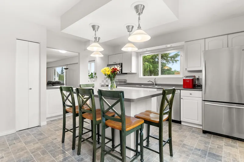 10580 ROSEBROOK ROAD - photo 3 of 25