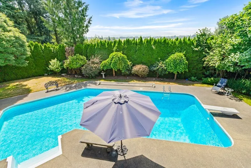 16672 77 AVENUE - photo 4 of 25