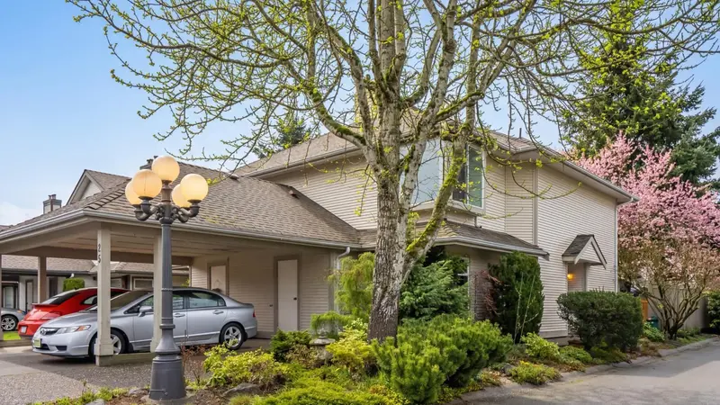 25 4756 62 STREET - photo 1 of 25