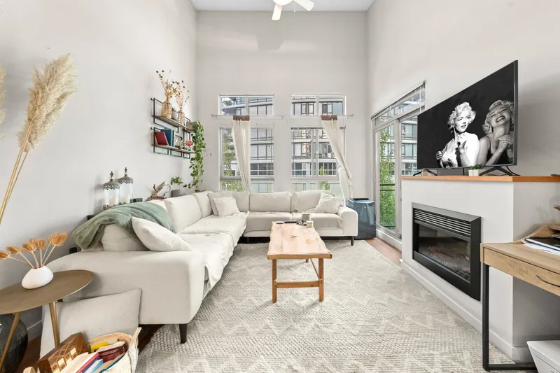 411 201 MORRISSEY ROAD - photo 1 of 25