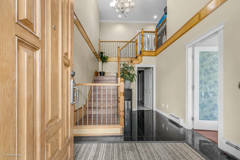 9833 128 STREET - photo 3 of 25