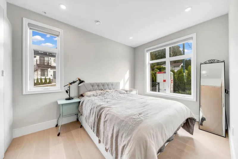 7709 GRANVILLE STREET - photo 4 of 10