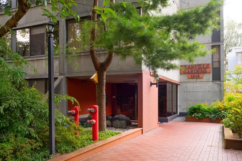 302 1616 W 13TH AVENUE - photo 4 of 25