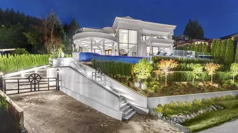 795 ANDOVER CRESCENT - photo 1 of 24