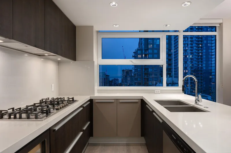 2701 1351 CONTINENTAL STREET - photo 4 of 25