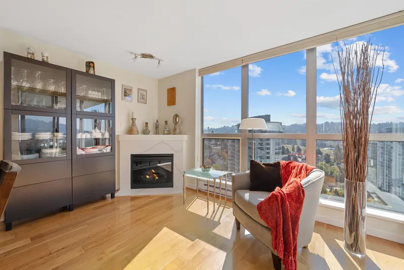 2103 290 NEWPORT DRIVE - photo 3 of 25