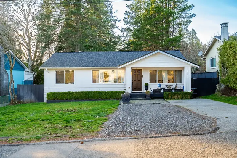 1561 CHESTNUT STREET - photo 1 of 25