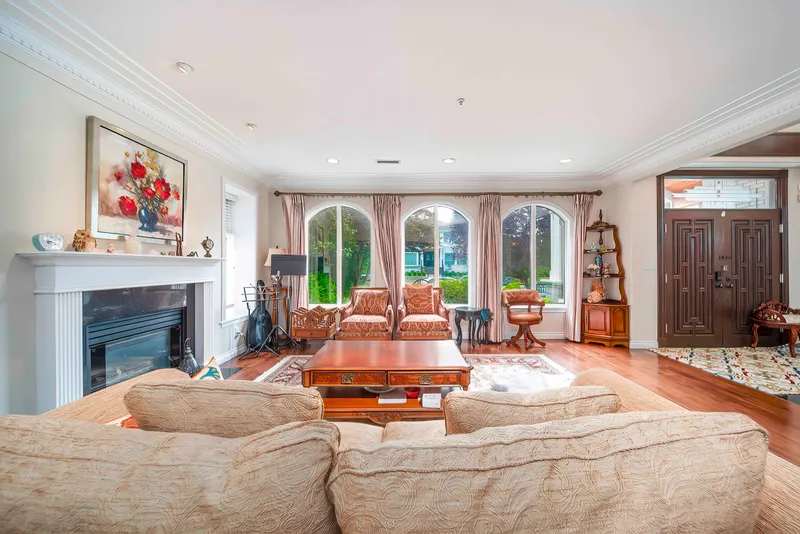 2407 W 18TH AVENUE - photo 4 of 25